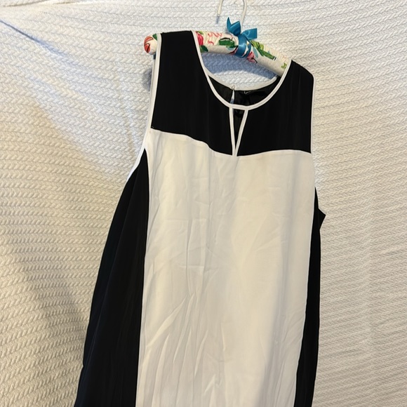 Lane Bryant white black dress made of polyester size 26/28 Excellent condition. - Picture 2 of 7